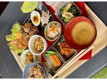 Nail salon prevail ＆ 麹屋JINの雰囲気（ネイルをしながら千円台で食べられる身体が整う人気発酵ランチ）