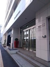 小顔・骨盤・整体専門店 ビヤン 本通り駅前店(BIEN)/右手の「和光広島ビル３F」です