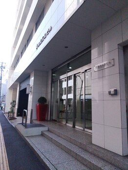小顔・骨盤・整体専門店 ビヤン 本通り駅前店(BIEN)/右手の「和光広島ビル３F」です