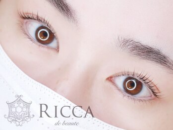 リッカ ドゥ ボーテ(RICCA de beaute)の写真/次世代まつ毛パ-マ技法[パリジェンヌラッシュリフト]×[セラムラッシュリフト]まつ毛を上げて瞼もリフトUP!