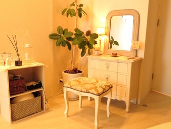 リラクゼーションサロン もみすけ/トリートメント後のメイク直しに