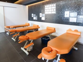 紫原鍼灸整骨院/店内【肩こり/腰痛/骨盤矯正】