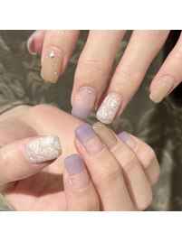 マットなお花柄ネイル