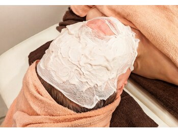 フィオーレ(Fiore)の写真/ソフトコルギでスッキリ小顔！かっさ＆石膏パックでほうれい線・たるみケアも◎