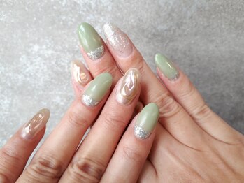 パステル(PASTEL)/グリーンカラーにミラーネイル