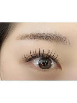 ナチュラル上品な目元にしたい