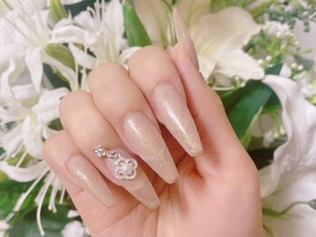ブレンダ(BLENDA)の写真/お客様の指先を美しく彩ります♪経験豊富な技術で理想のデザインを実現し、綺麗な指先に仕上げます