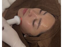 ミミブラン(mimiBrun)の雰囲気(美容液を真皮層まで導入し、シミや色素の排出を促します。)