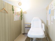巻き爪補正店 広島紙屋町店の雰囲気（半個室のプライベート空間。施術中はスマートフォンのご覧もOK！）