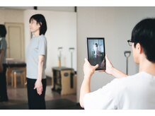 ハヤト整体院の雰囲気（姿勢を写真に撮り、今の立ち方を一緒に確認します）