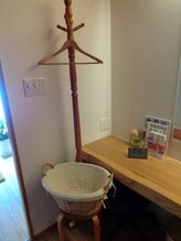 なごみ整体院/こちらに服やカバンなど置いてね