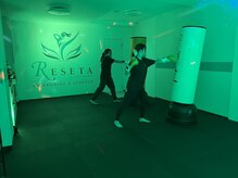 リセッタ ヨコハマ(RESETA yokohama)の雰囲気(女性専用暗闇空間で人目を気にしないで熱中可能!)
