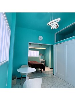 エルモーサ(HERMOSA)/こだわった内装の店内^^