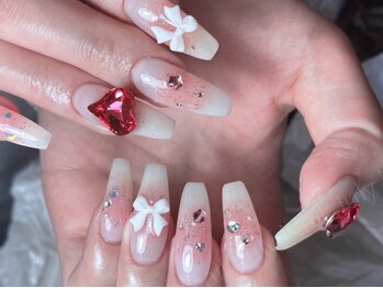 ジュリーネイル 池袋東口店(July Nail)の写真/自爪が弱い方も長さ出しで自然な仕上がりに♪うるっと透け感カラーが楽しめるチップ長さだしもOK◎池袋駅近