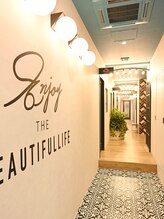 エクシアホワイト 立川南口店/店内入口