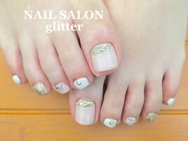 上品フットネイル