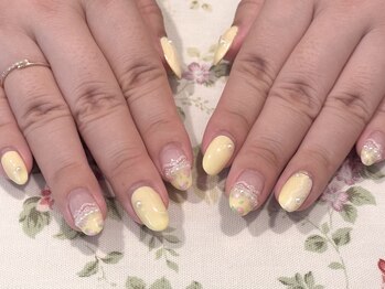 ノエムブロウ(Noeme brow)/春♪お嬢様ネイル