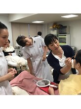 サロンドボーテ アグライア(Salon de beaute AGLAIA)/専門学校での講師の仕事