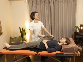 新リンパサロン横浜青葉西 整体院 中澤/ストレッチ整体（タイ古式）