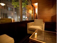 ナチュラックス 恵比寿店(Naturax)/恵比寿の街を見ながら夜の空間