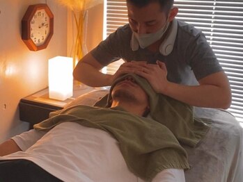 サロン タカオ(salon TAKAO)の写真/ドライヘッドスパで首肩コリや眼精疲労、頭痛を改善◎リラックス出来るよう丁寧に施術致します！