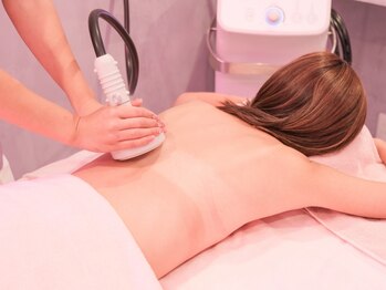 サリーサロン(SallySalon)の写真/次世代の痩身マシン完備!セル脂肪を細かくもみほぐして分解!余分な脂肪へアプローチいたします★