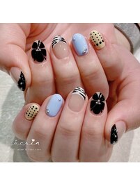 手描きで個性派ネイル