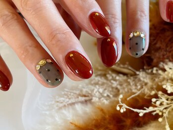 サロンドフォーエイチ(salon de 4H)/大人可愛く♪シアードットネイル