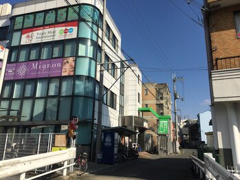 ミニョンアイラッシュデザインサロン くずは店/【駐車場案内-1】コチラの