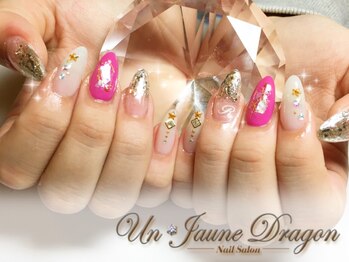アン ジョーヌドラゴ/ホワイトピンクネイル