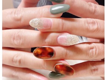 リーヴェ(Riebe)/【ハンド】べっ甲ネイル