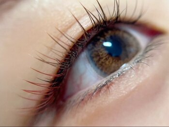 まつ毛と眉毛の専門店 FlorEye【フローレイ】大矢知店【2/13 NEW OPEN(予定)】の写真/お洒落女子必見の抜け感のあるニュアンスカラーで垢抜けeye♪カラーマツエクは40色から変更可能◎