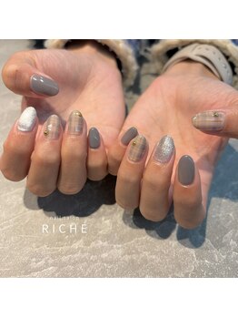 ブルーグレーチェックネイル