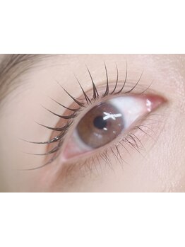 ナチュラル上品な目元にしたい