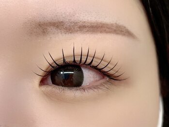 リリ 小郡店(eyelash ReRe)の写真/〈持続力♪〉ダブルフラットラッシュで自まつげが少ない方もボリュームのある目元に☆