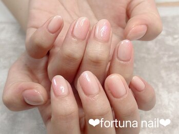 フォルトゥーナ 神田(Fortuna)/縦グラデーションシンプルネイル