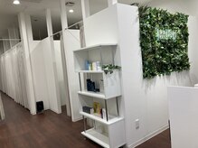 ムク 多摩センター店(MUQU)の雰囲気（白を基調とした清潔感あふれる店内。アットホームな雰囲気です。）
