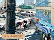 エノワ アイラッシュ 浦和東口(enowa)の雰囲気（店内窓から見た浦和駅東口。私たちはここですよーー^^/″）