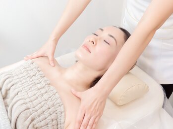 エスビューティー 三軒茶屋(S beauty)/眠れる育乳デコルテマッサージ