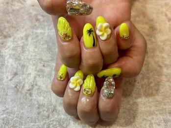 ネオンイエロー