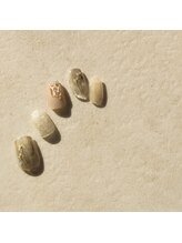 シルニー リム(Silny rim)/アシンメトリーニュアンスネイル