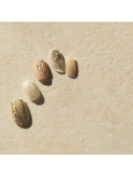 シルニー リム(Silny rim)/アシンメトリーニュアンスネイル