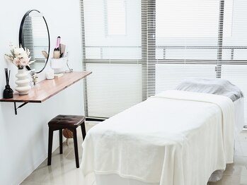 シェクラ(SHECIA)