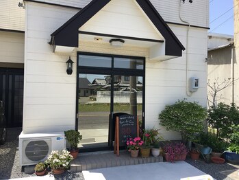 ソワン デュ コール(soins du corps)/自宅兼店舗になっています。