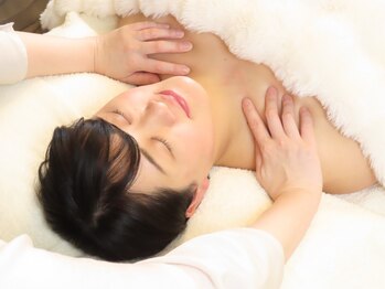 あまはねビューティラウンジ(あまはねbeautylounge)の写真/お顔のシワ・たるみ改善【あまはね式小顔矯正フェイシャル♪】施術後の変化に感動すること間違いなし◎