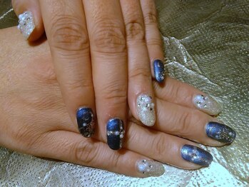 オーロラ(AurorA)/曲線美のきらきらデザイン