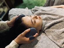 ニドネ(nidone)/リラックス効果高めるブラシ施術