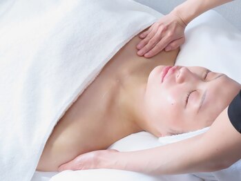 pure/ピーリング施術風景