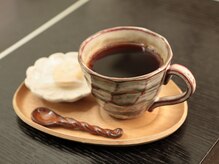 サロン ド シャイ(Salon de SHY)の雰囲気(施術後のドリンクサービスでホッとひといき☆)