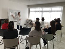小顔 ツヤ肌の雰囲気（セルマン公認関東インストラクター店）